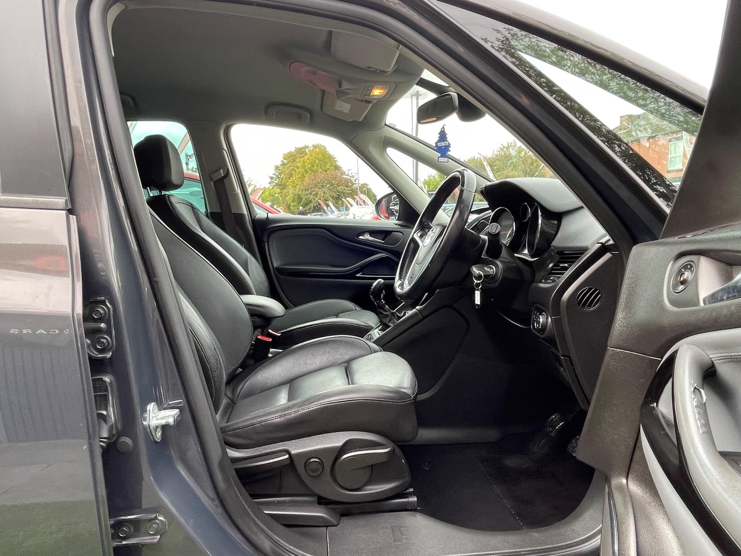Used Vauxhall Zafira Tourer 2013 for sale - 76084226: Photo 22