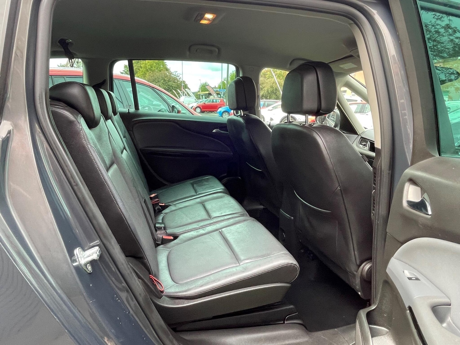 Used Vauxhall Zafira Tourer 2013 for sale - 76084226: Photo 24