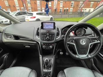Used Vauxhall Zafira Tourer 2013 for sale - 76084226: Photo 2
