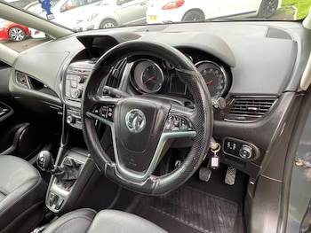 Used Vauxhall Zafira Tourer 2013 for sale - 76084226: Photo 3