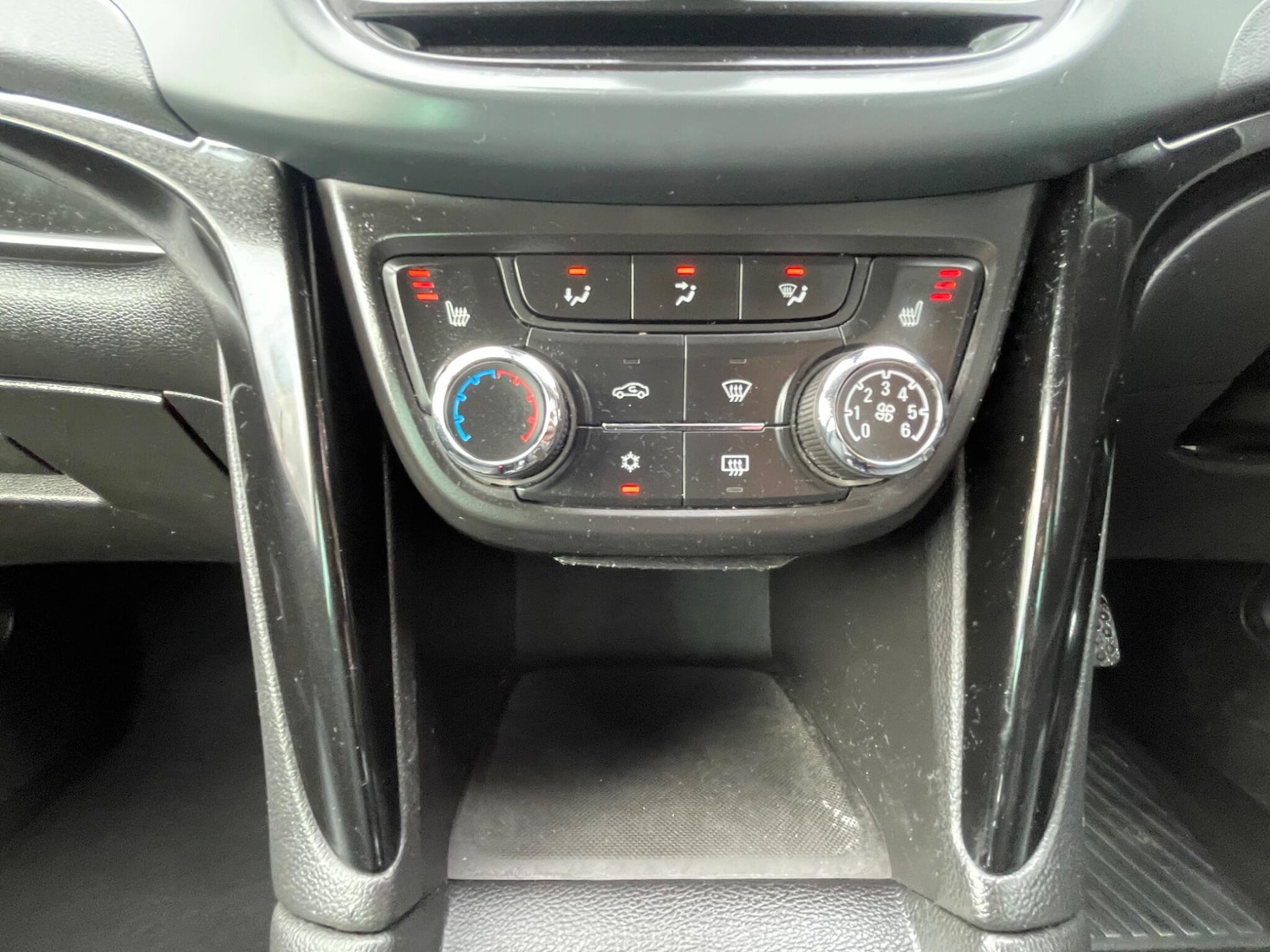 Used Vauxhall Zafira Tourer 2013 for sale - 76084226: Photo 42