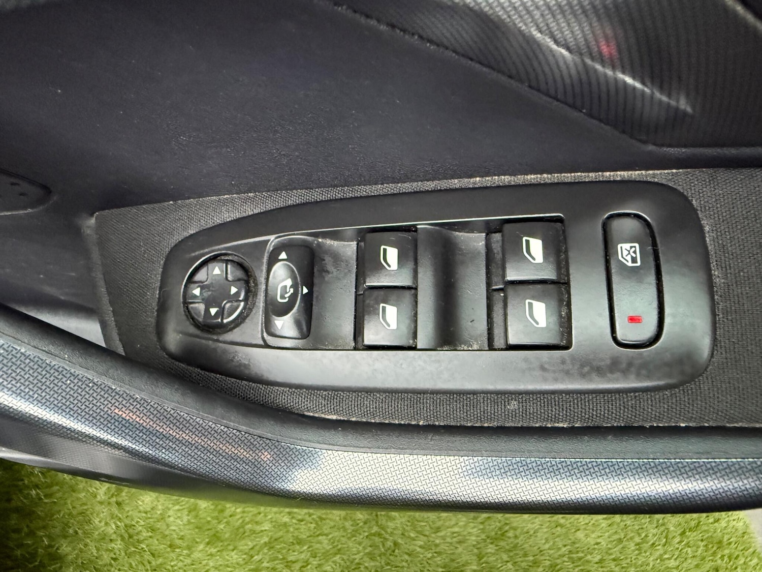 Used Peugeot 2008 2016 for sale - 76703600: Photo 43