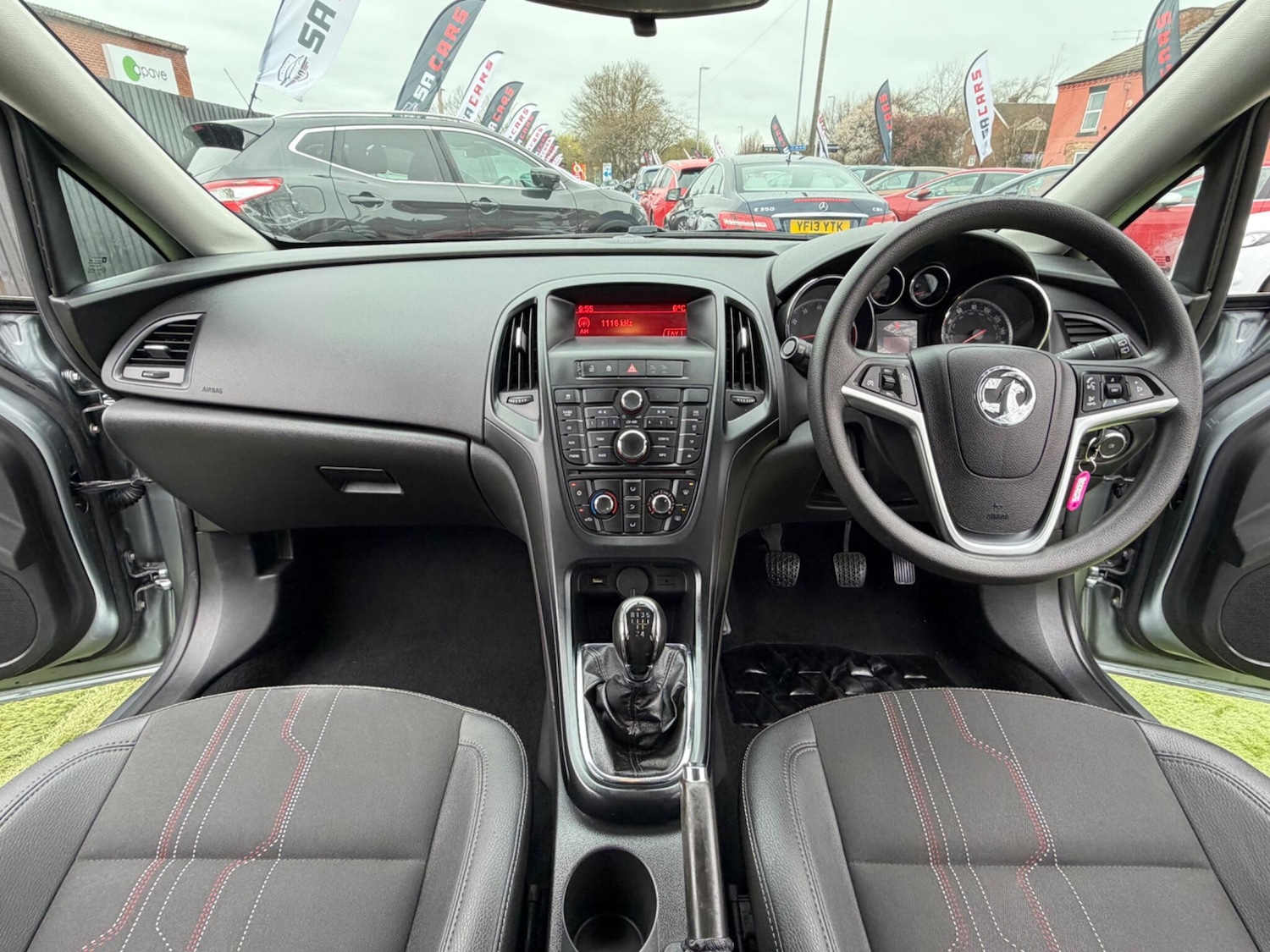 Used Vauxhall Astra 2012 for sale - 78086495: Photo 2