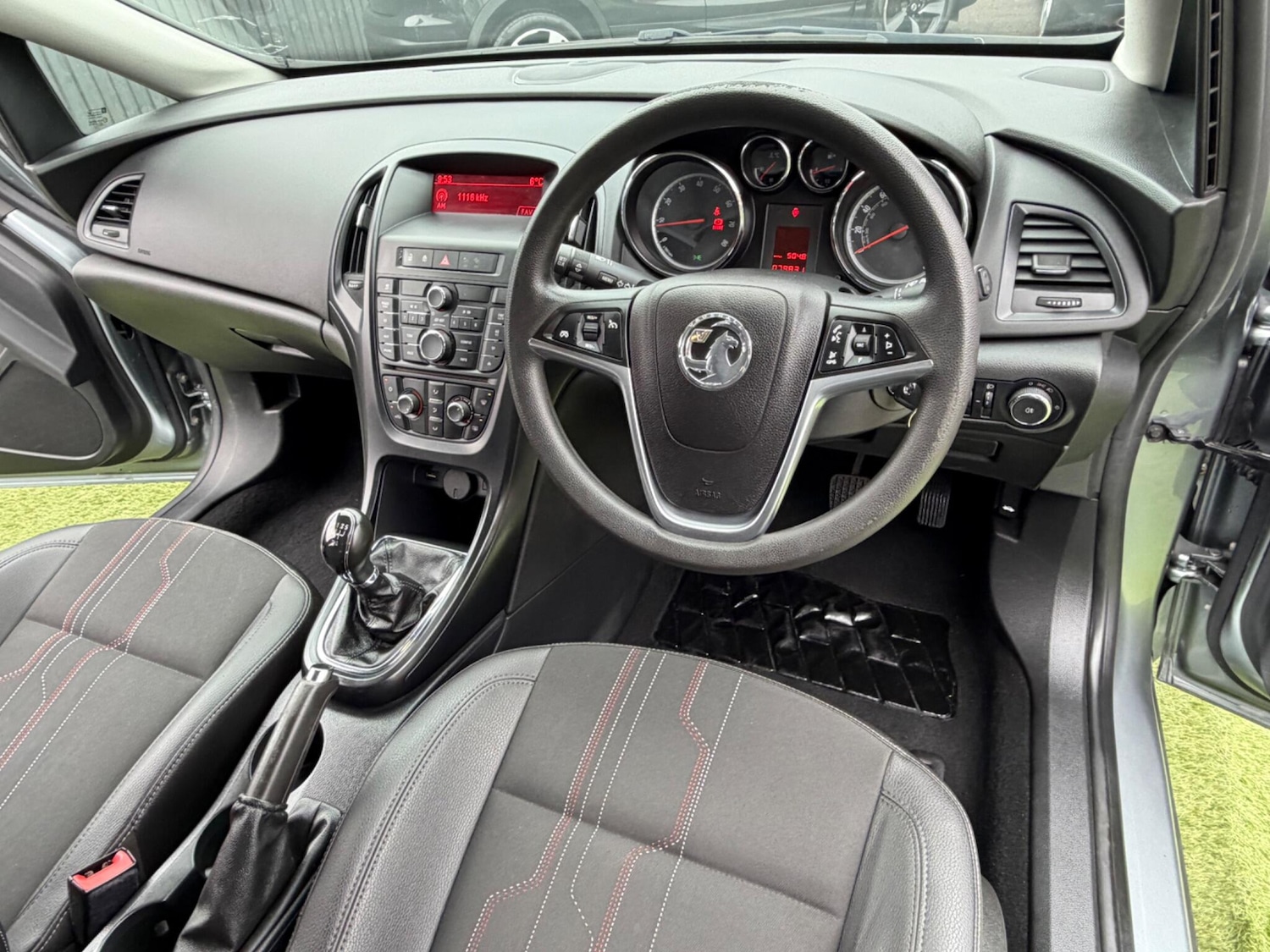 Used Vauxhall Astra 2012 for sale - 78086495: Photo 3