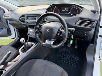 Used Peugeot 308 2019 for sale - 77132084: Photo