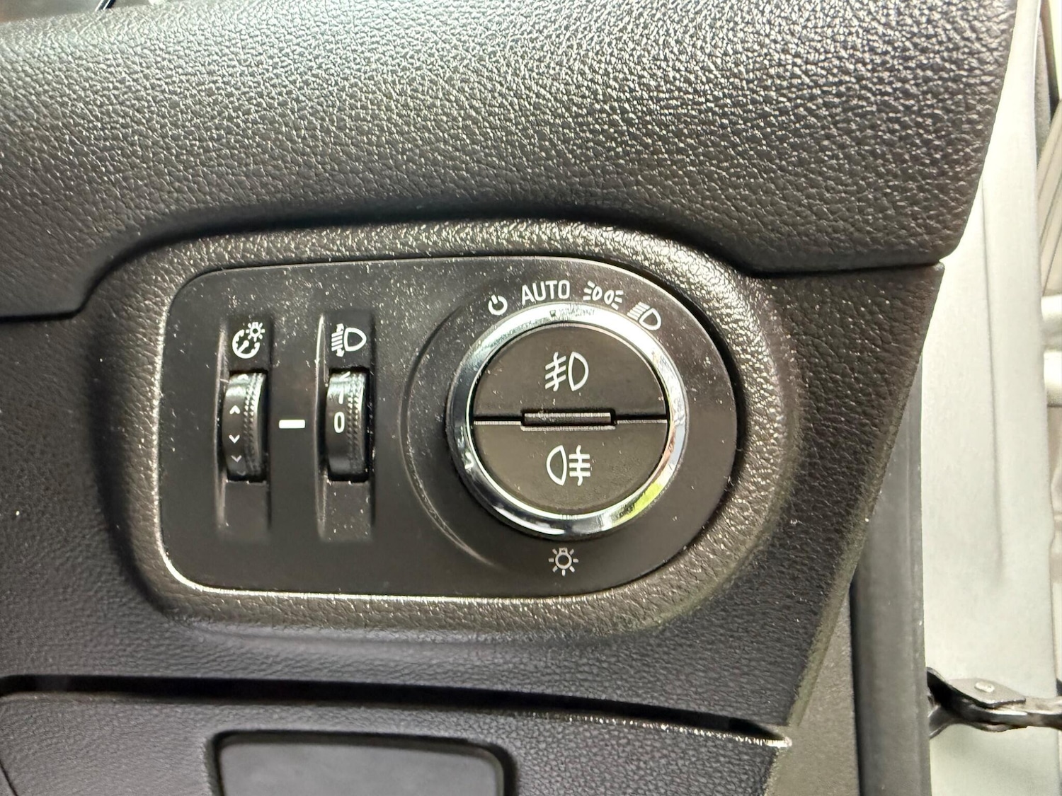 Used Vauxhall Zafira 2016 for sale - 76457357: Photo 30