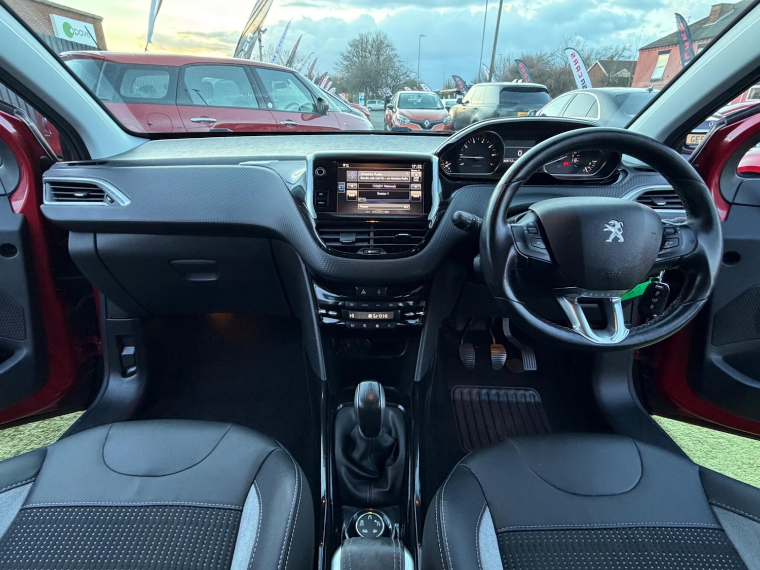 Used Peugeot 2008 2017 for sale - 77892071: Photo 2