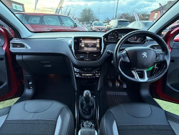 Used Peugeot 2008 2017 for sale - 77892071: Photo