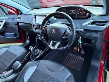 Used Peugeot 2008 2017 for sale - 77892071: Photo