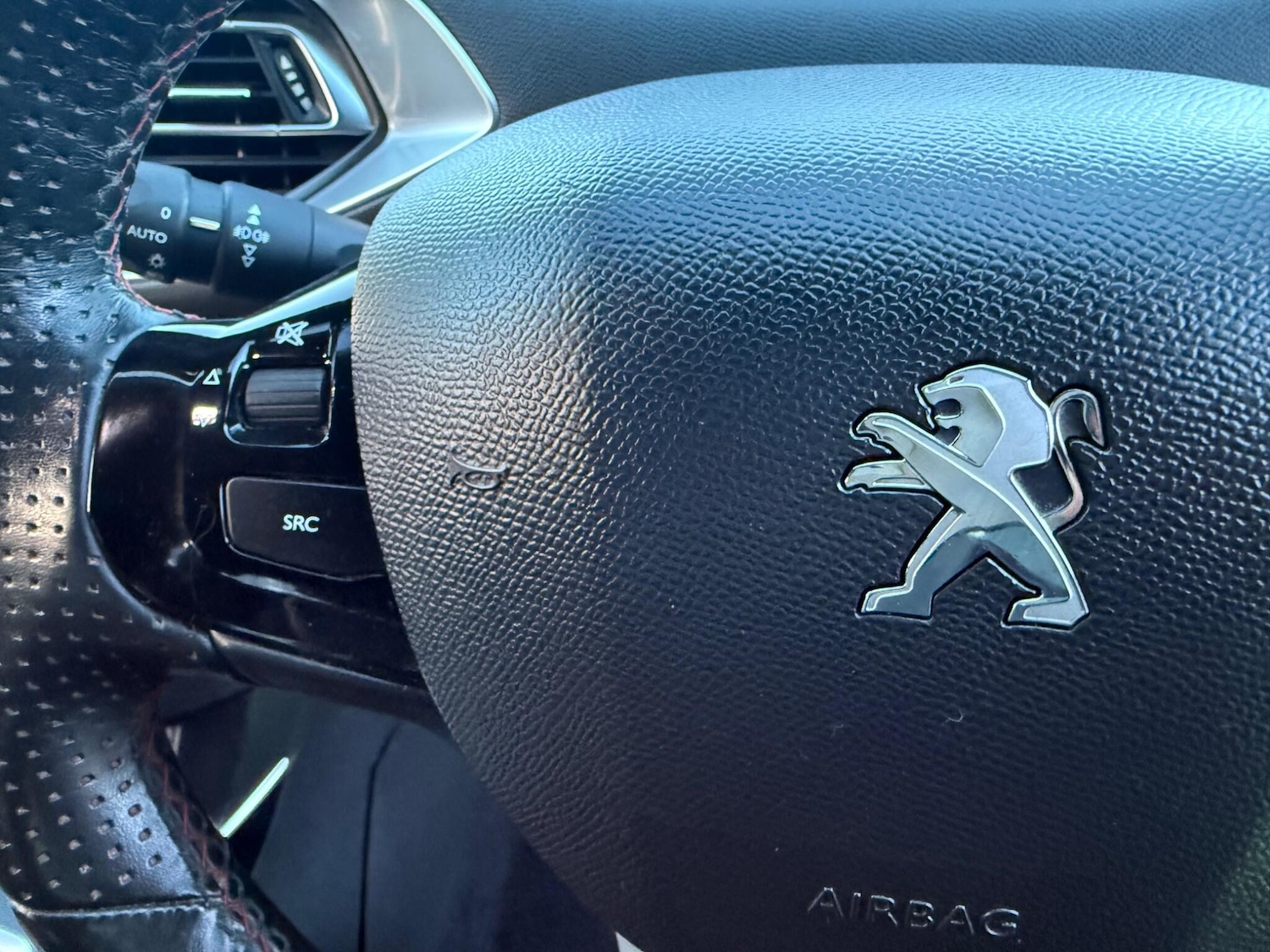 Used Peugeot 308 2016 for sale - 76898838: Photo 21