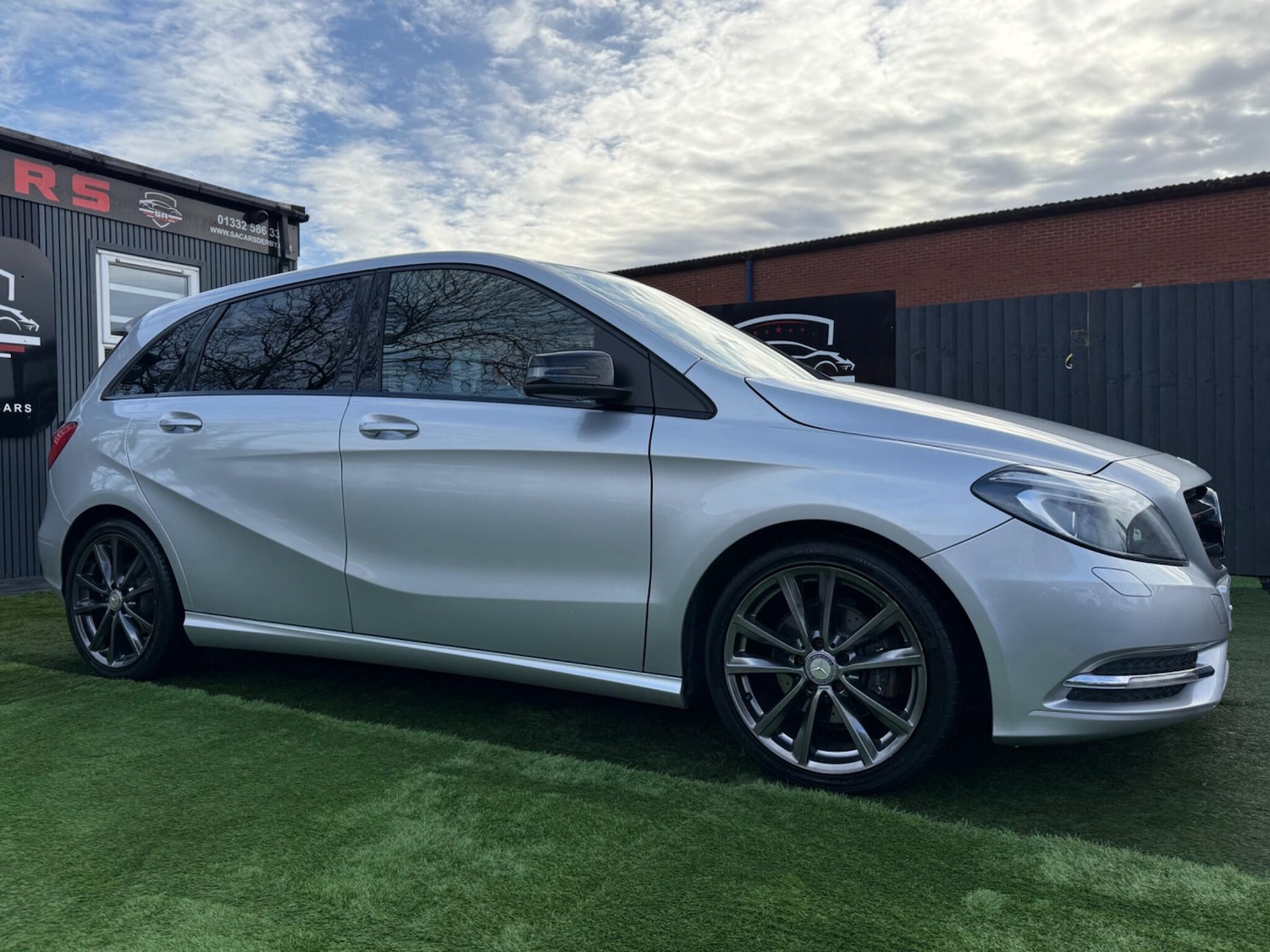 Used Mercedes-Benz B Class 2014 for sale - 76976761: Photo 10