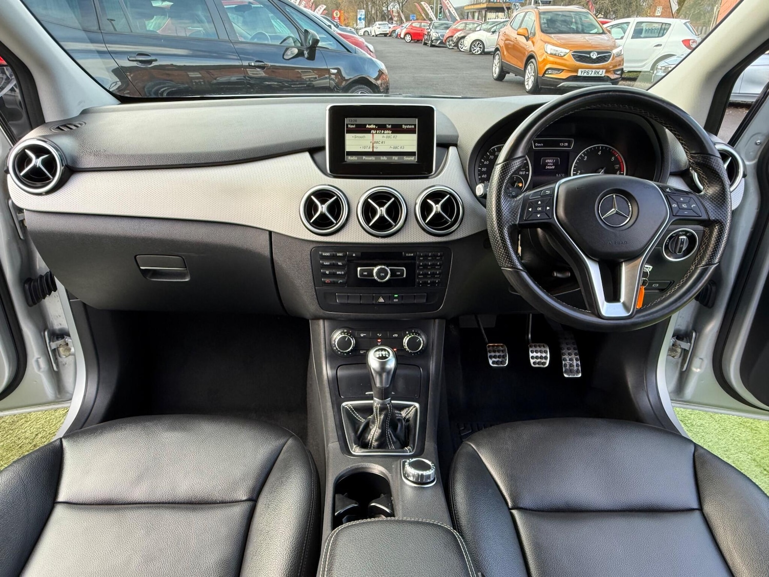 Used Mercedes-Benz B Class 2014 for sale - 76976761: Photo 2