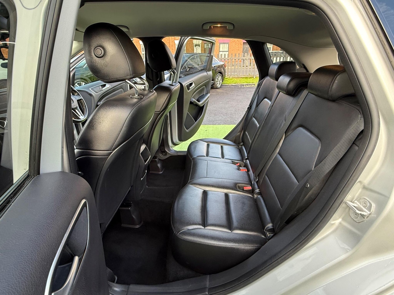 Used Mercedes-Benz B Class 2014 for sale - 76976761: Photo 34