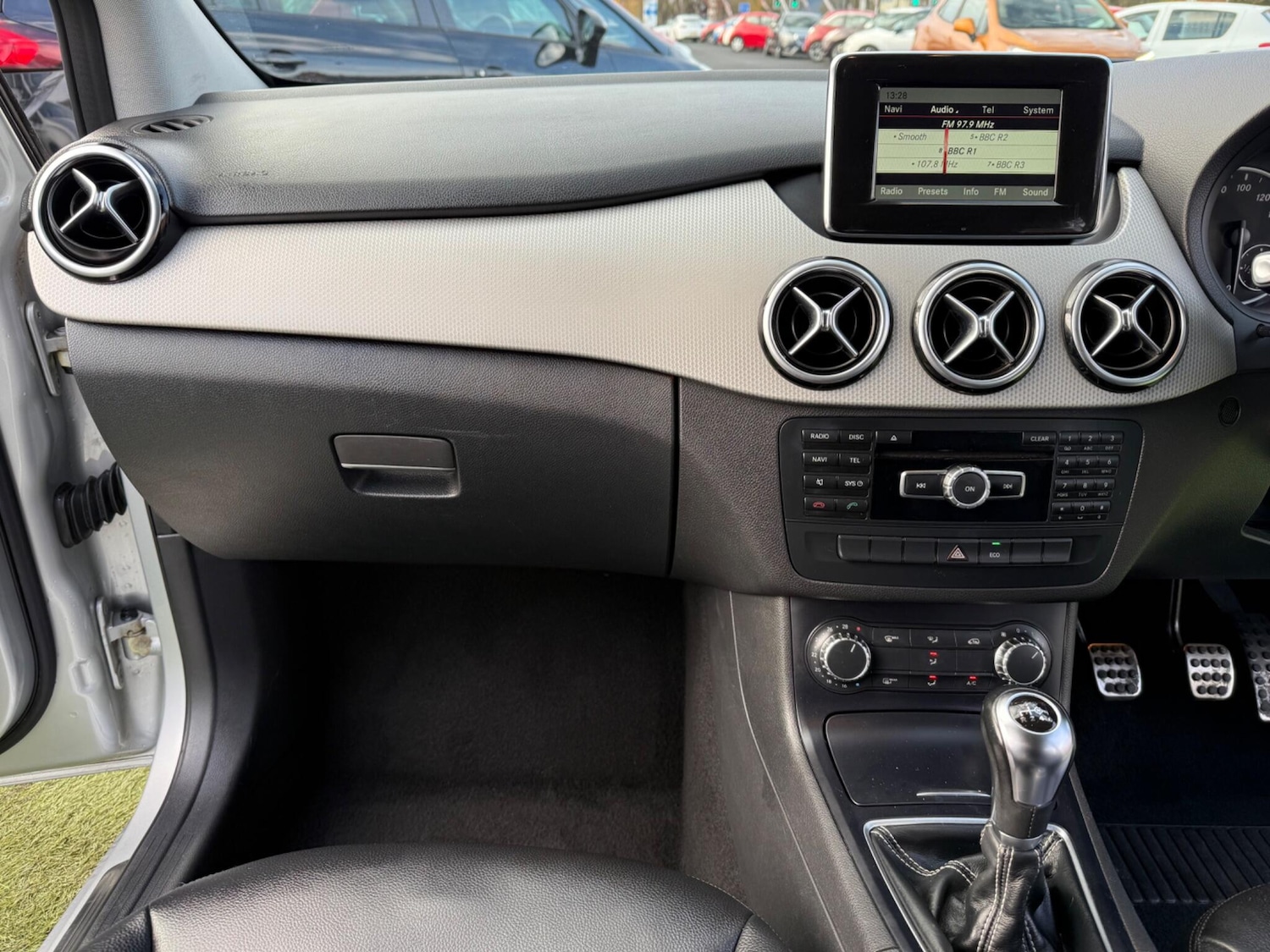 Used Mercedes-Benz B Class 2014 for sale - 76976761: Photo 38