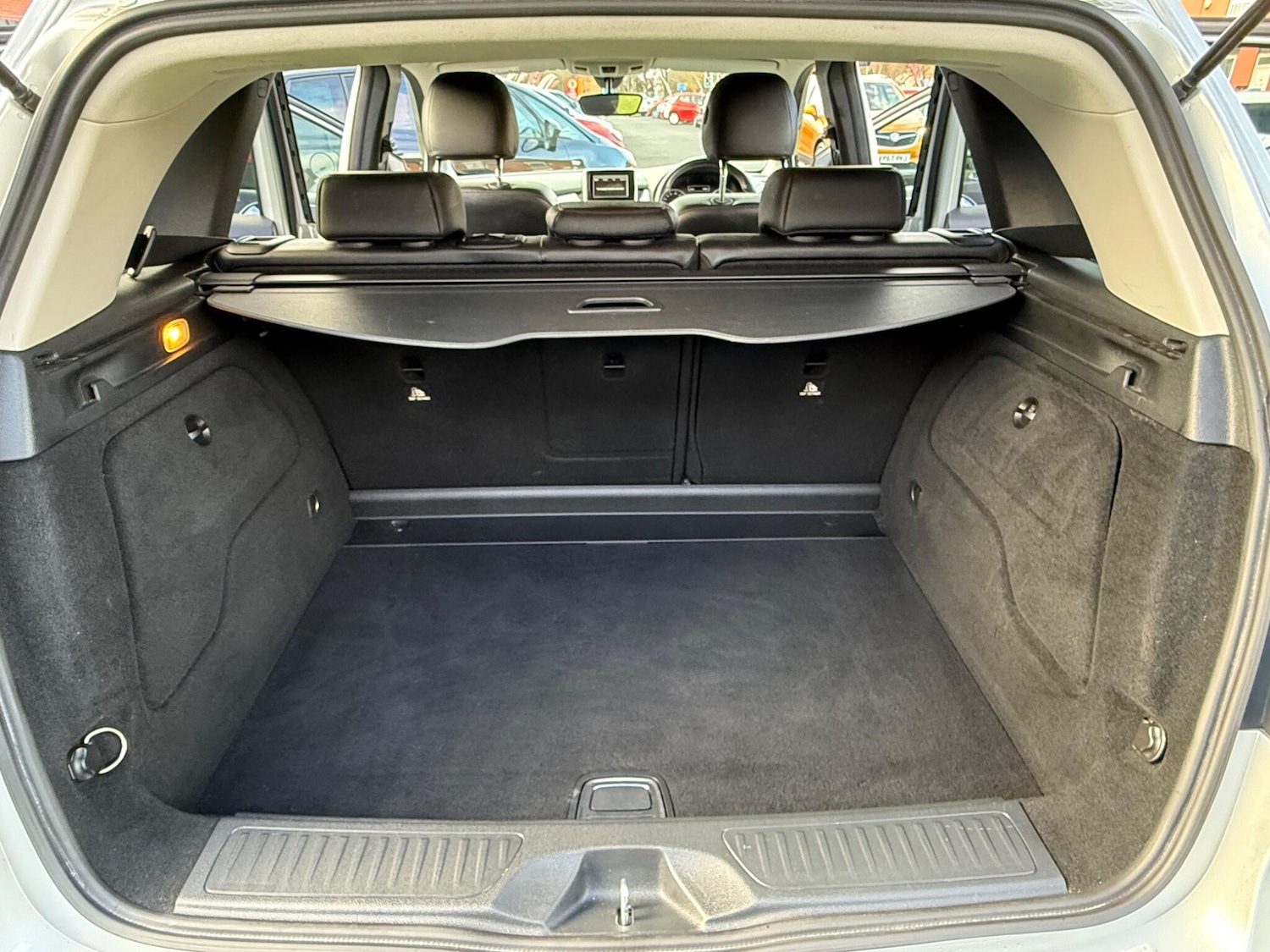 Used Mercedes-Benz B Class 2014 for sale - 76976761: Photo 40