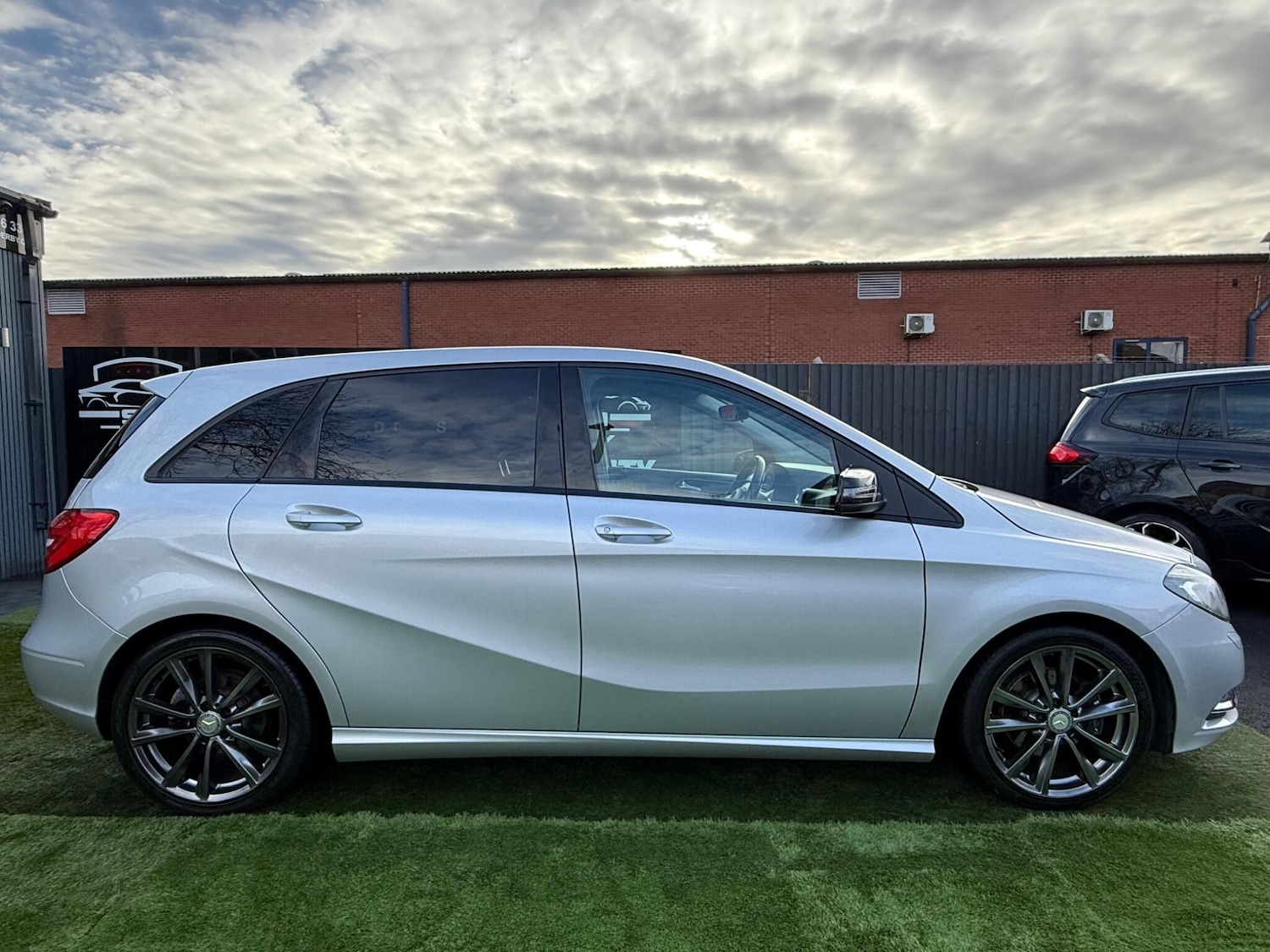 Used Mercedes-Benz B Class 2014 for sale - 76976761: Photo 7