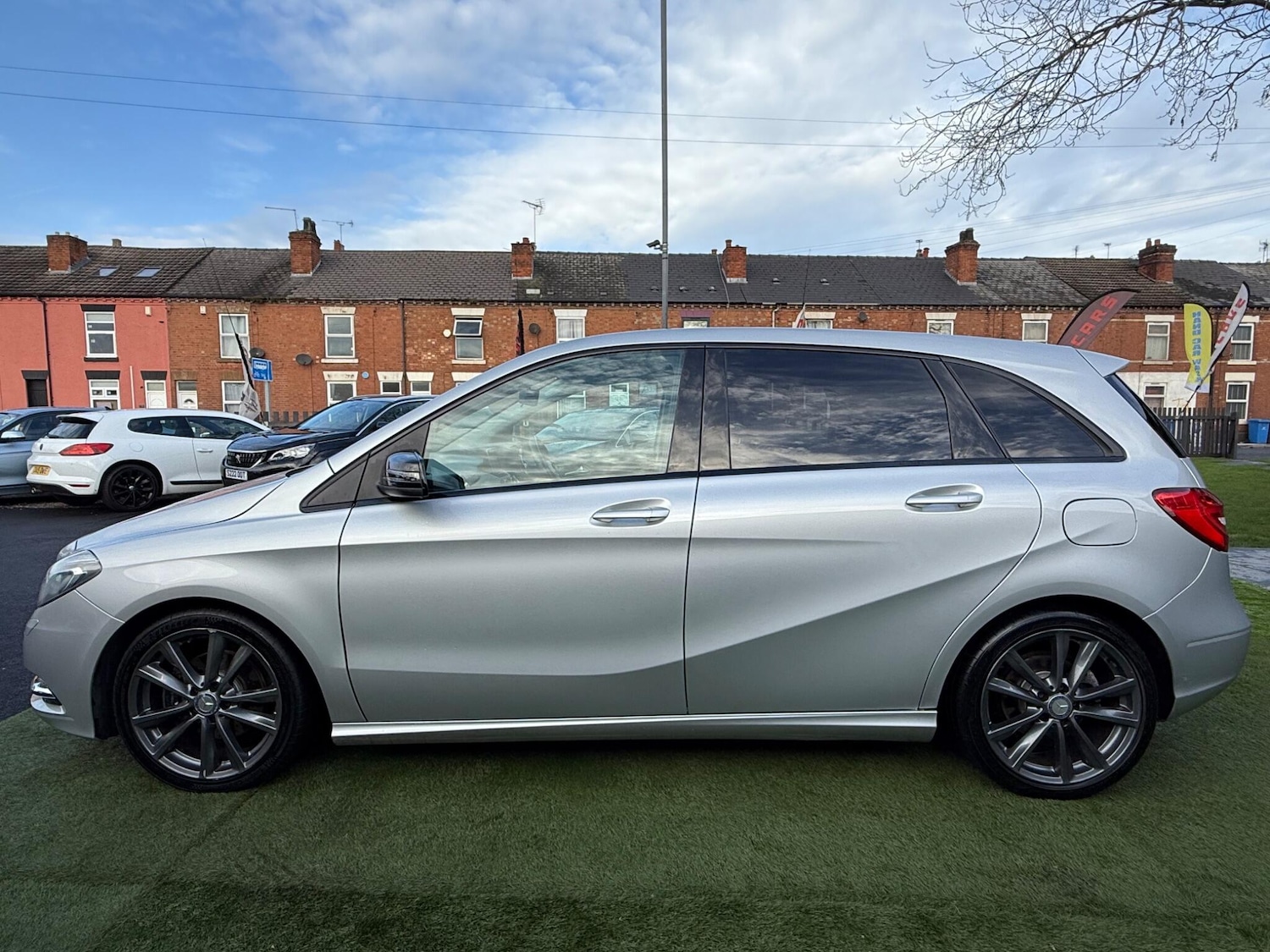 Used Mercedes-Benz B Class 2014 for sale - 76976761: Photo 8