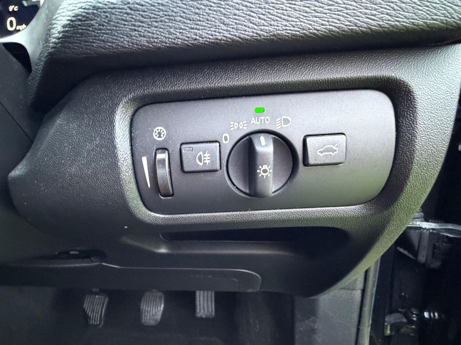 Used Volvo V40 2014 for sale - 77479485: Photo 26