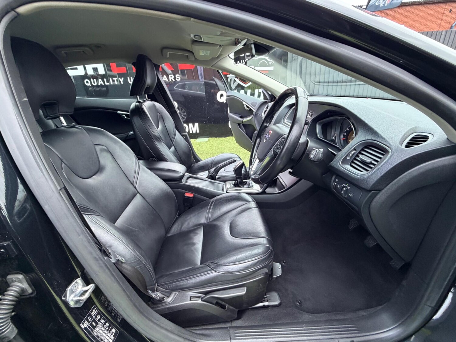 Used Volvo V40 2014 for sale - 77479485: Photo 28