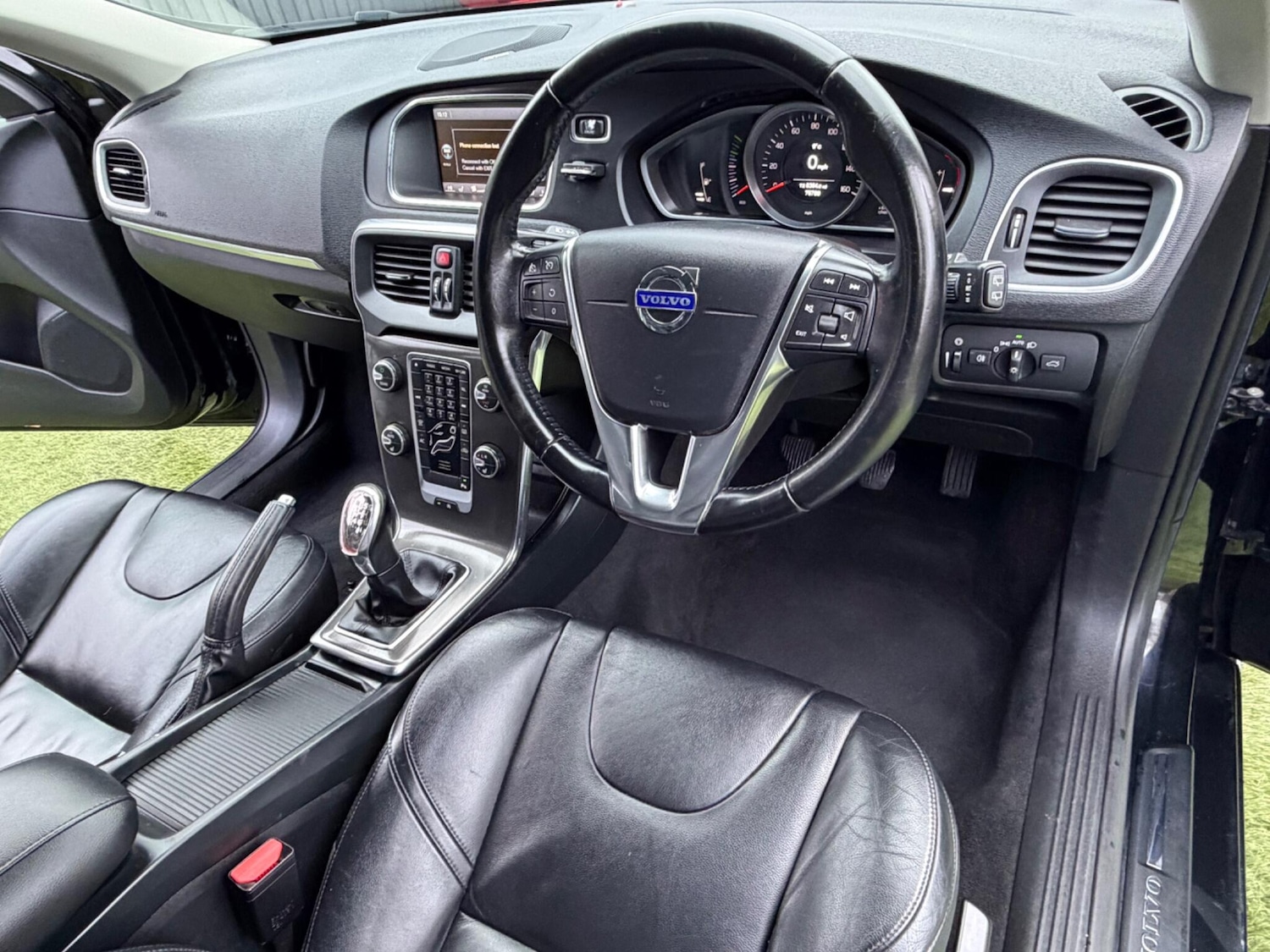 Used Volvo V40 2014 for sale - 77479485: Photo 3