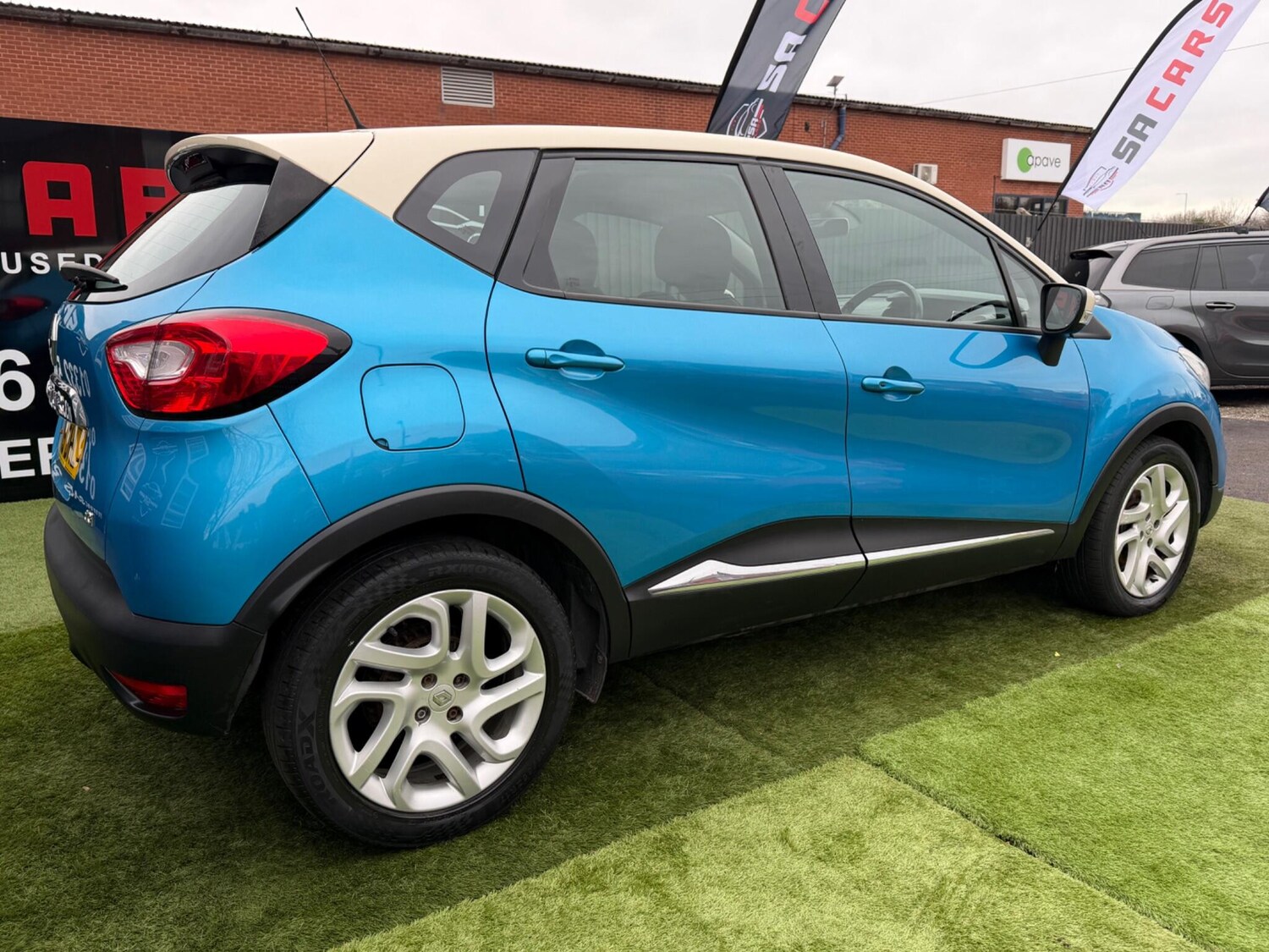 Used Renault Captur for sale - 77723361: Photo 17