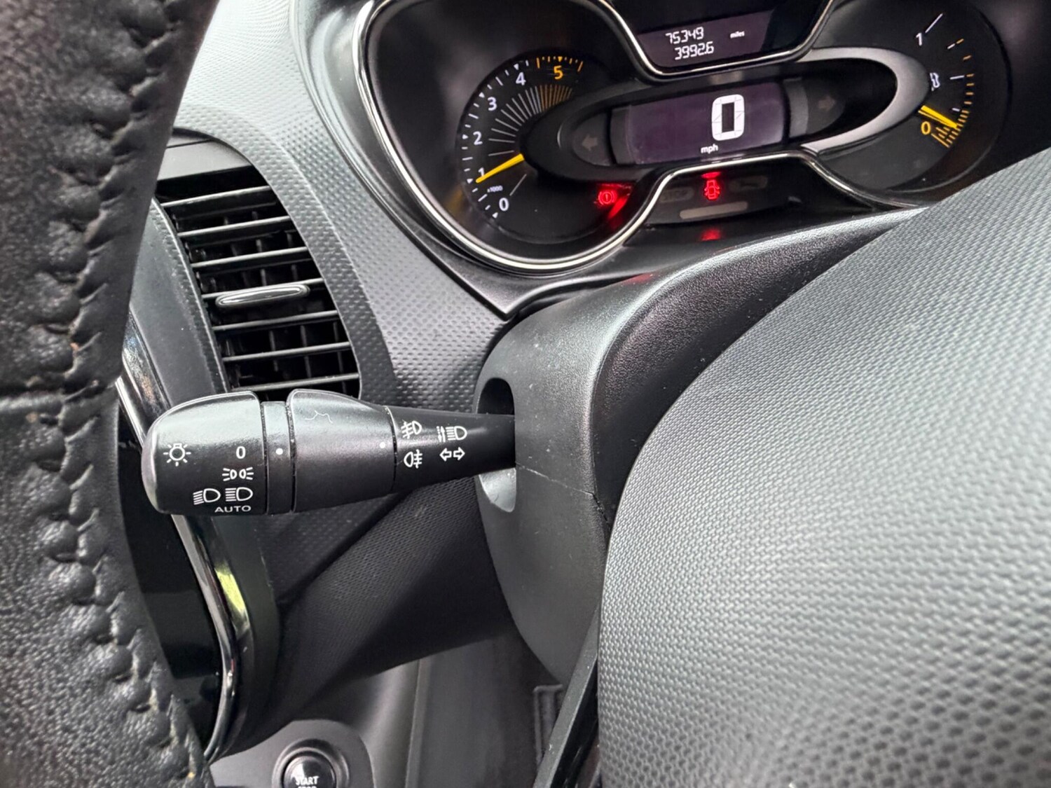 Used Renault Captur for sale - 77723361: Photo 23