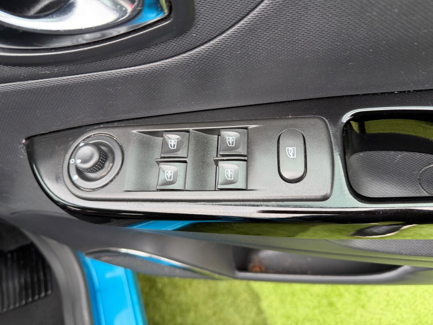 Used Renault Captur for sale - 77723361: Photo 25