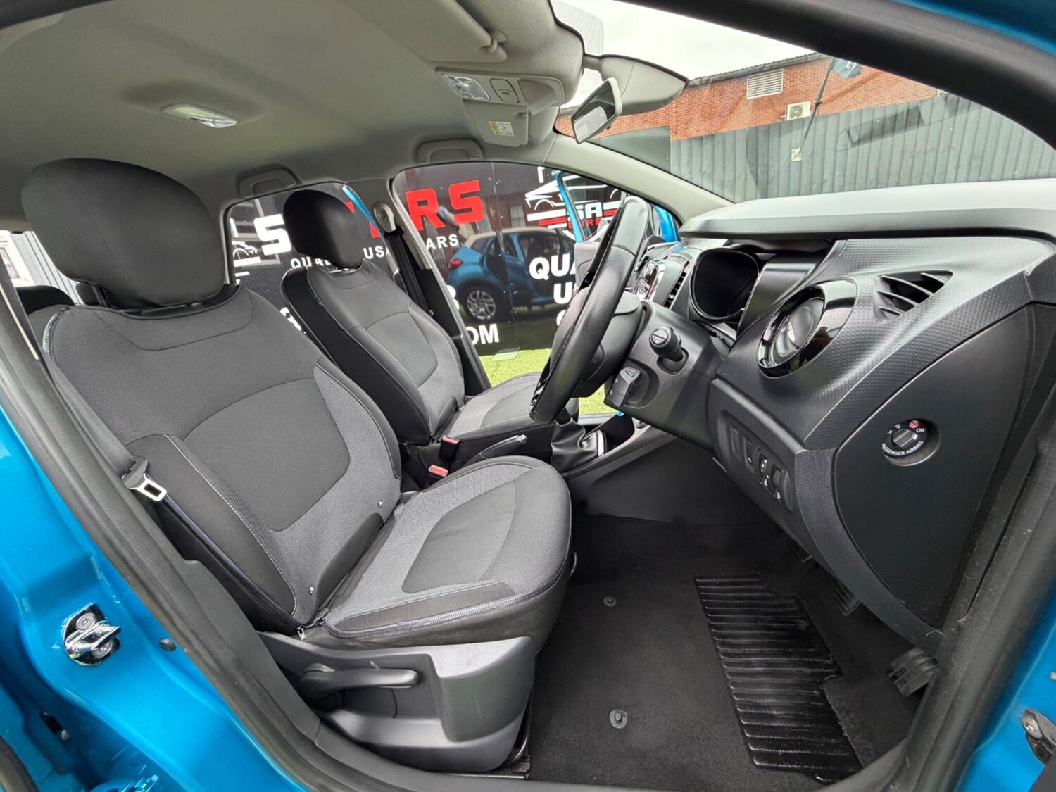 Used Renault Captur for sale - 77723361: Photo 28