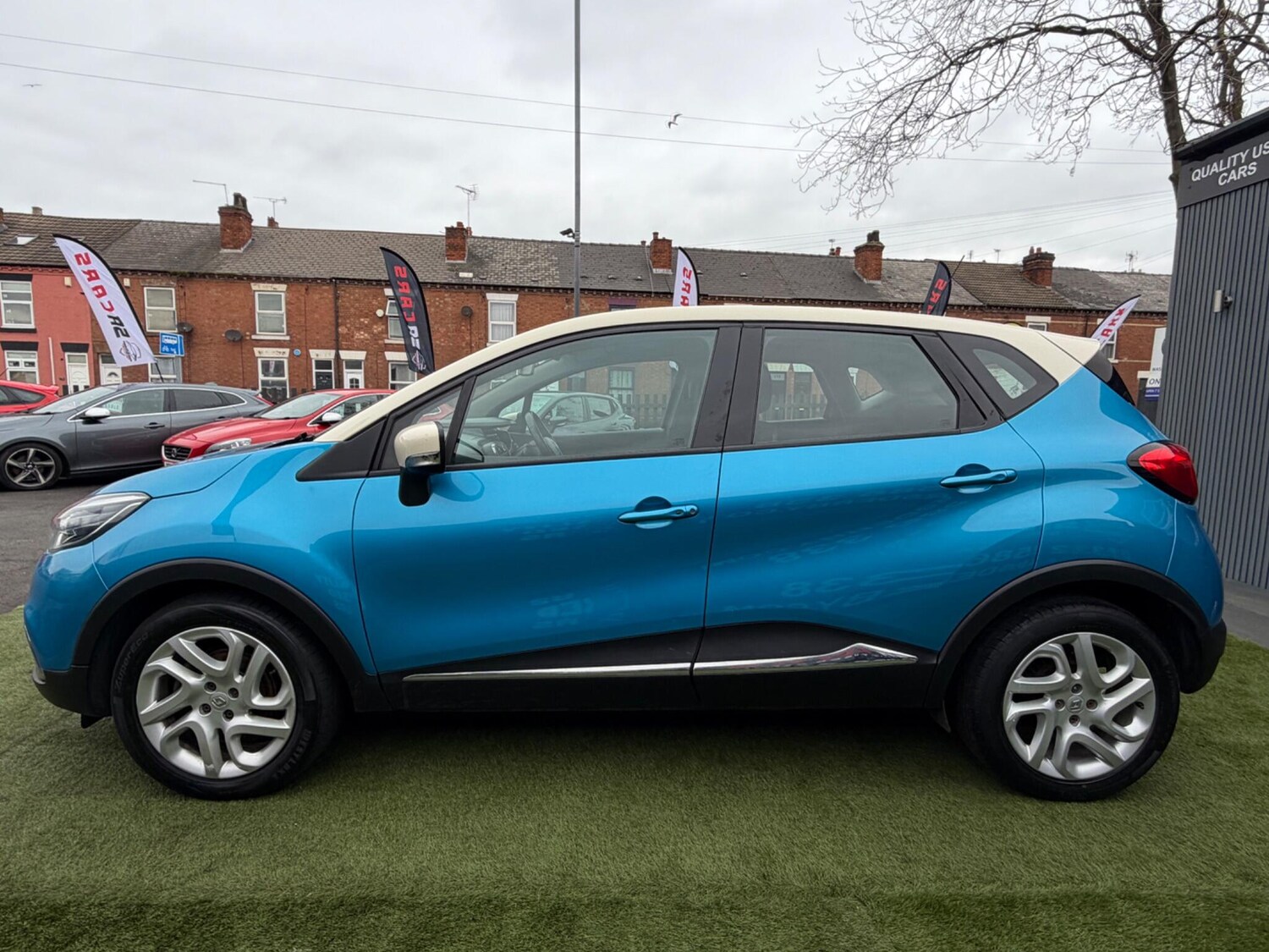 Used Renault Captur for sale - 77723361: Photo 8