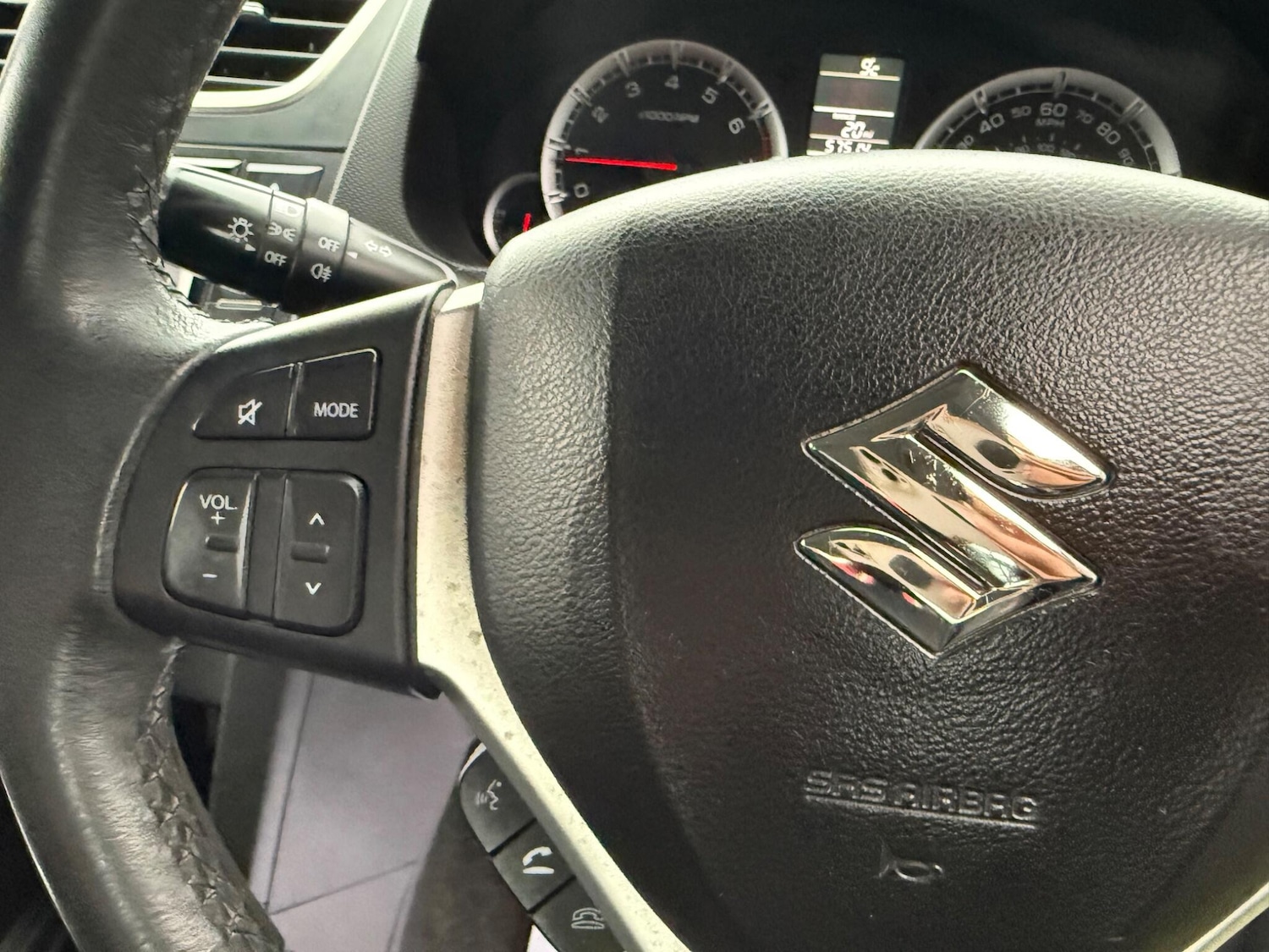 Used Suzuki Swift 2015 for sale - 76701613: Photo 20