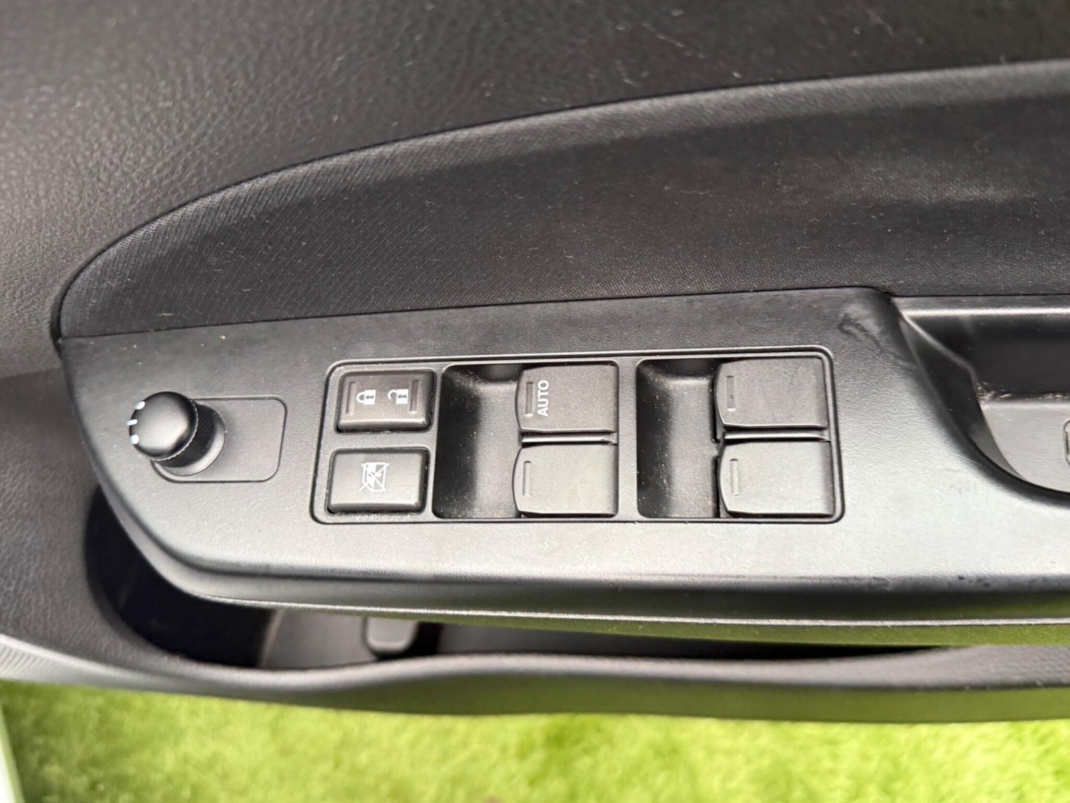 Used Suzuki Swift 2015 for sale - 76701613: Photo 25