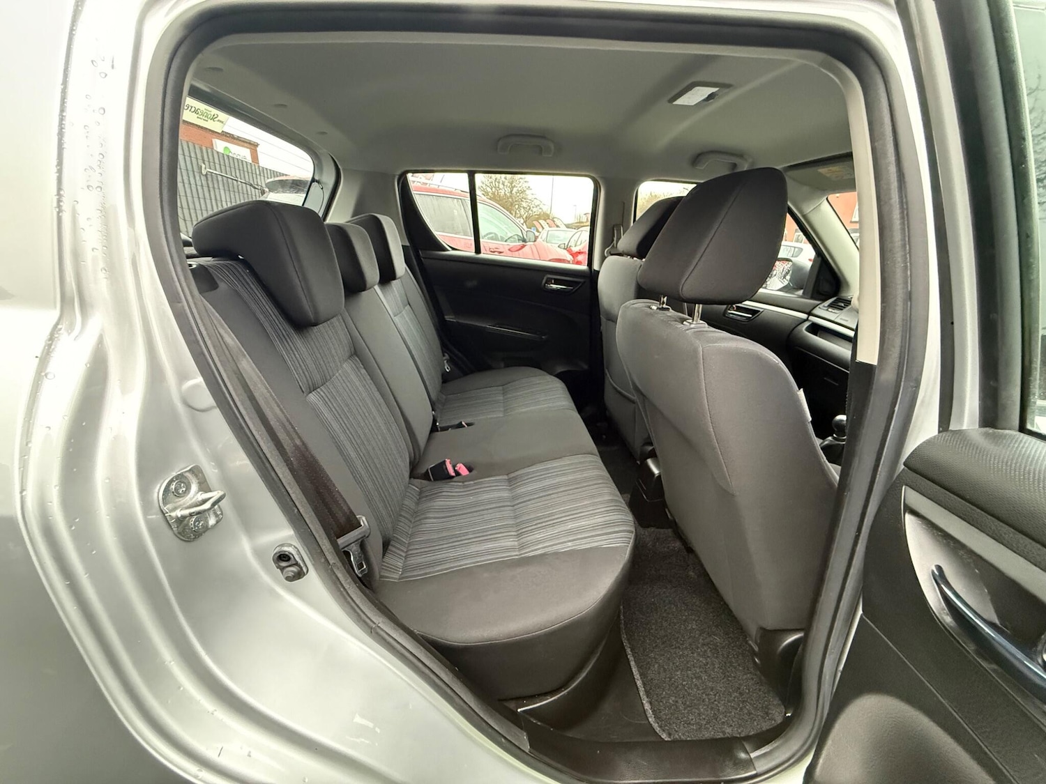 Used Suzuki Swift 2015 for sale - 76701613: Photo 5