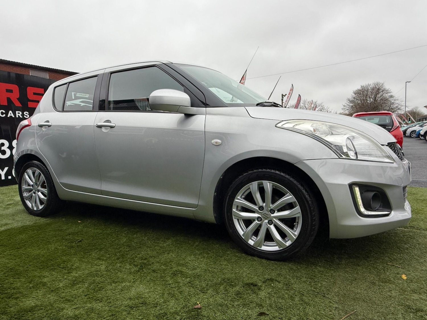 Used Suzuki Swift 2015 for sale - 76701613: Photo 9