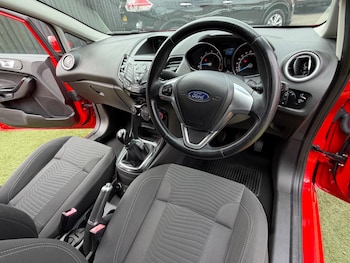 Used Ford Fiesta 2015 for sale - 79247915: Photo