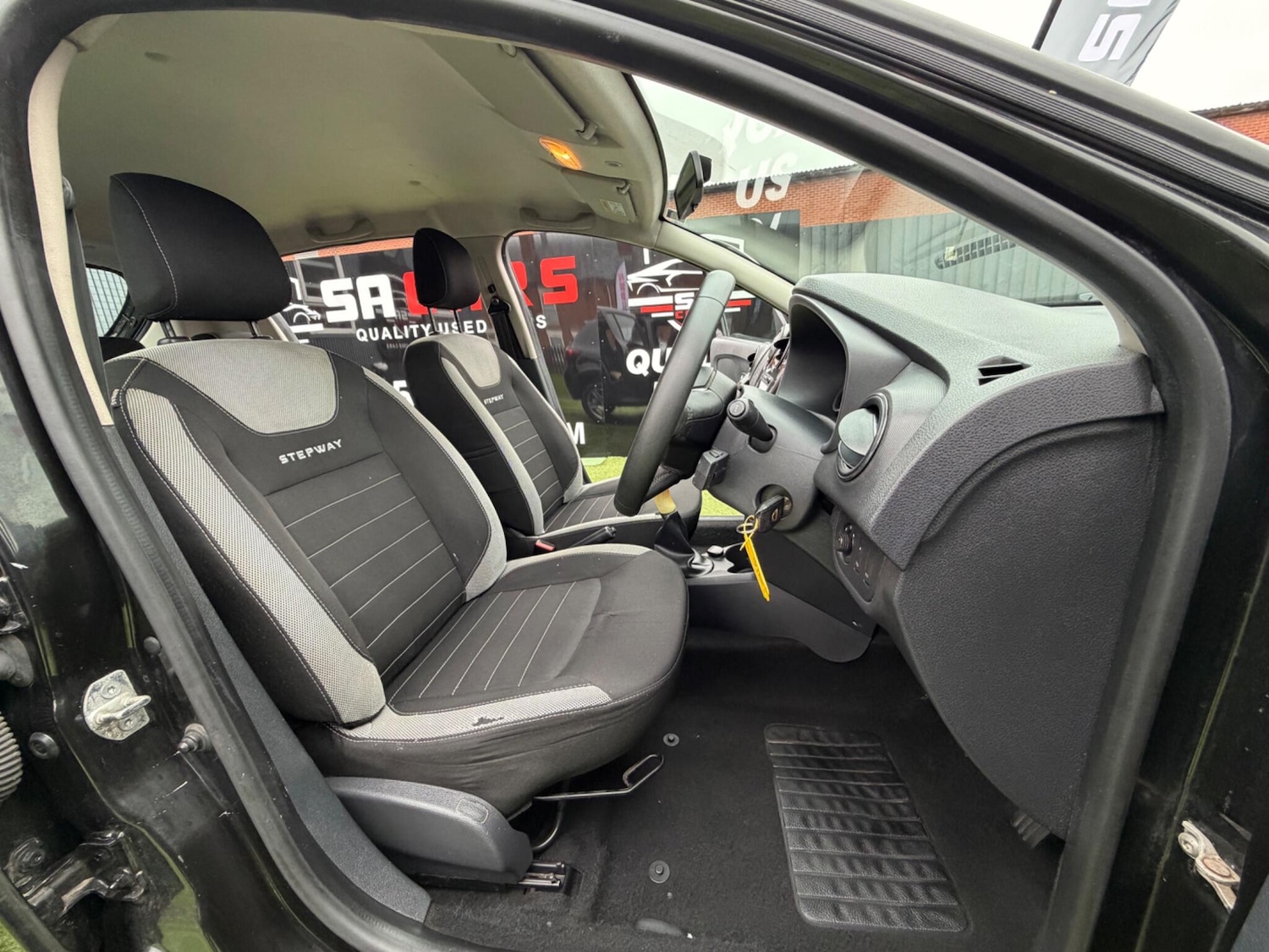 Used Dacia Sandero Stepway 2017 for sale - 77892118: Photo 26