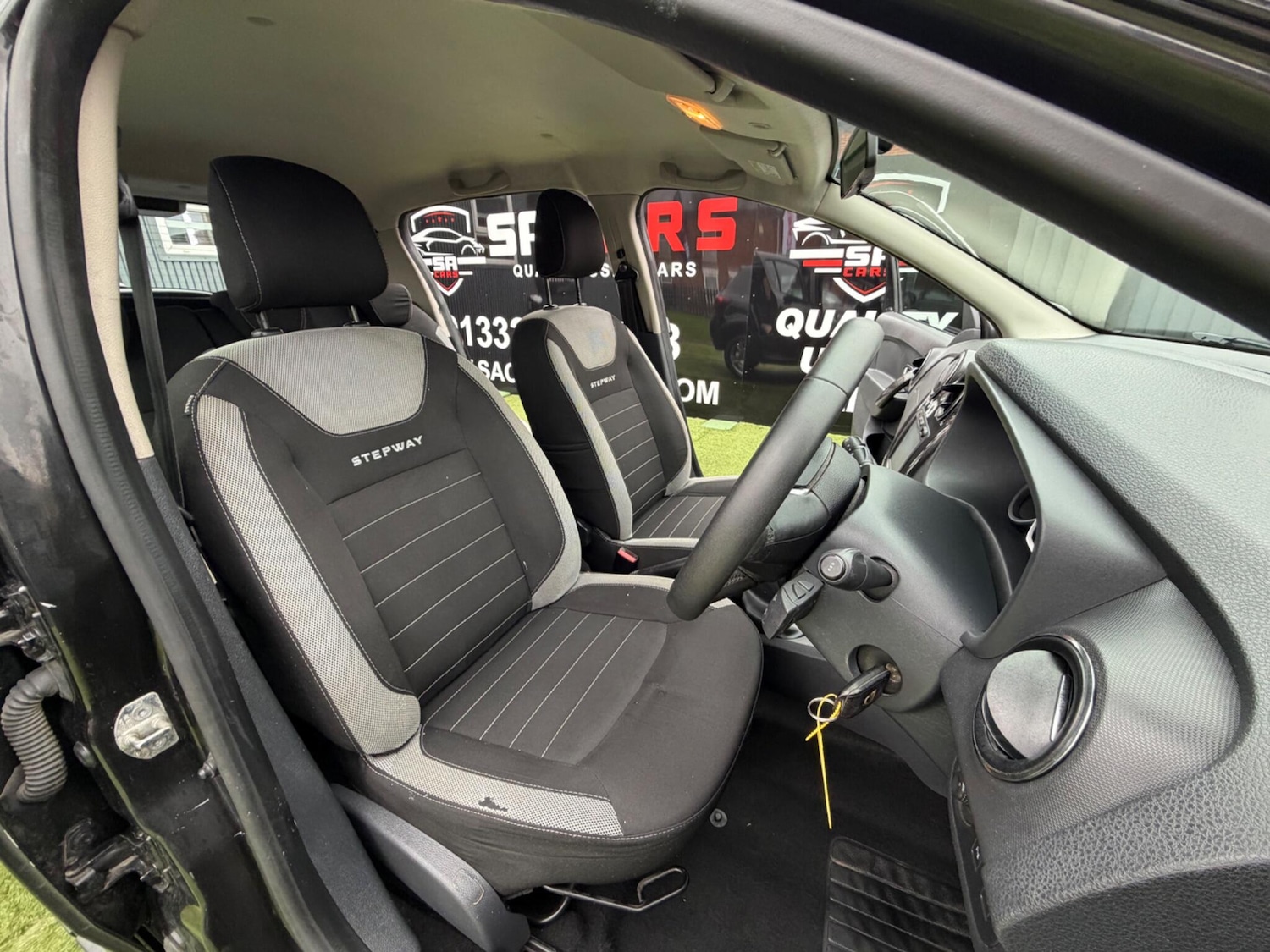 Used Dacia Sandero Stepway 2017 for sale - 77892118: Photo 27