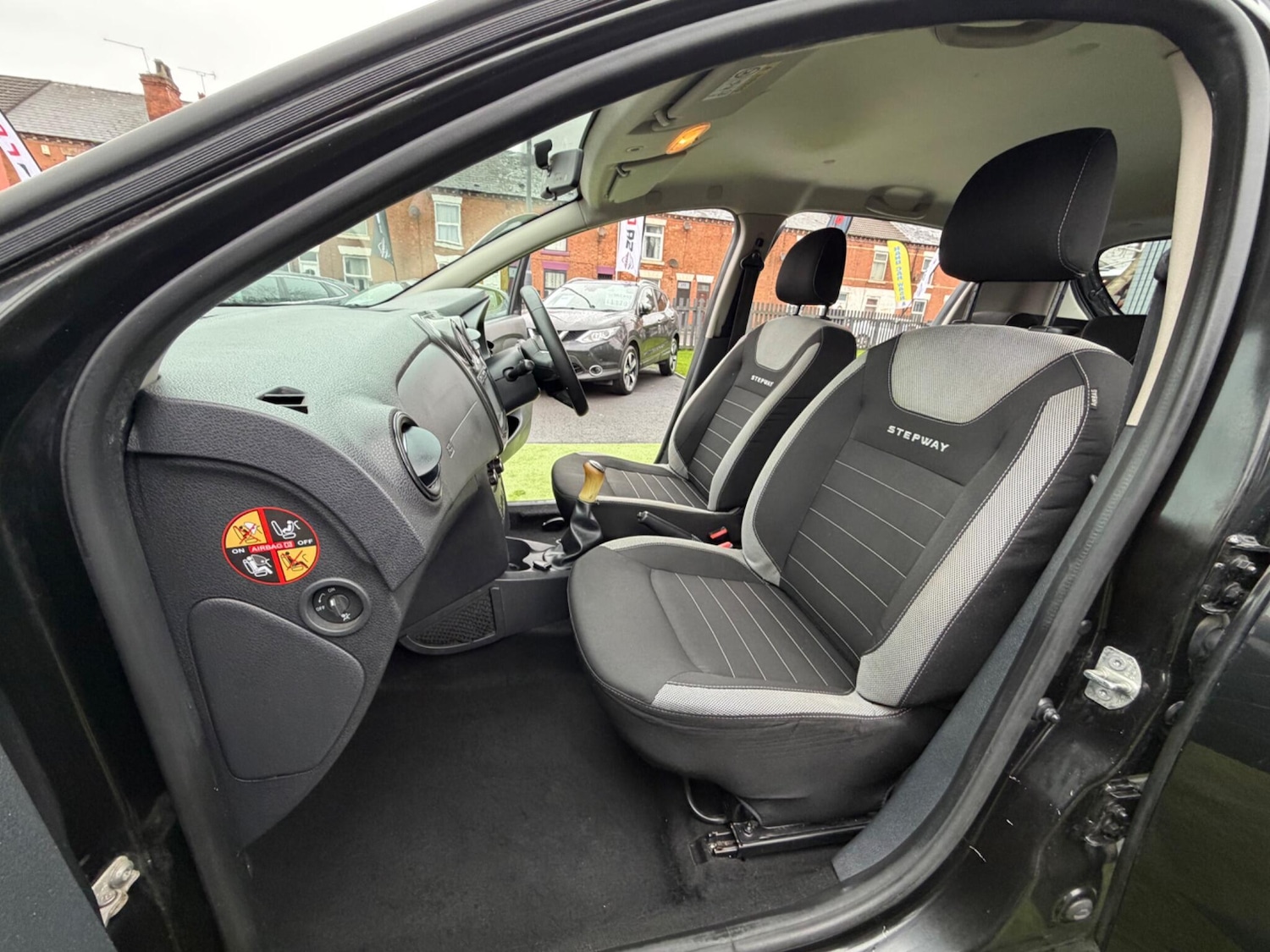 Used Dacia Sandero Stepway 2017 for sale - 77892118: Photo 29