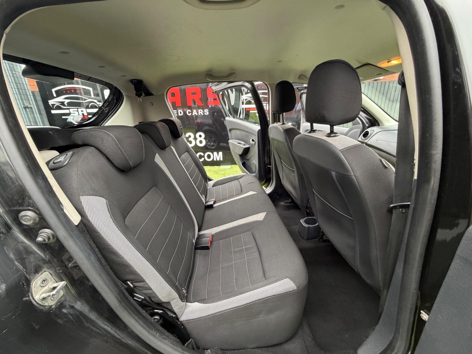 Used Dacia Sandero Stepway 2017 for sale - 77892118: Photo 32