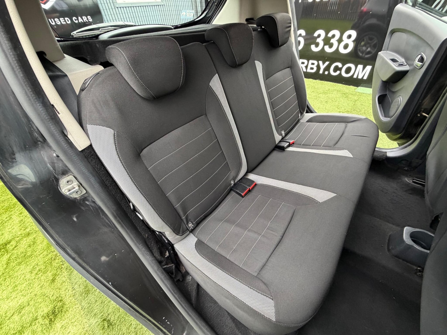 Used Dacia Sandero Stepway 2017 for sale - 77892118: Photo 33