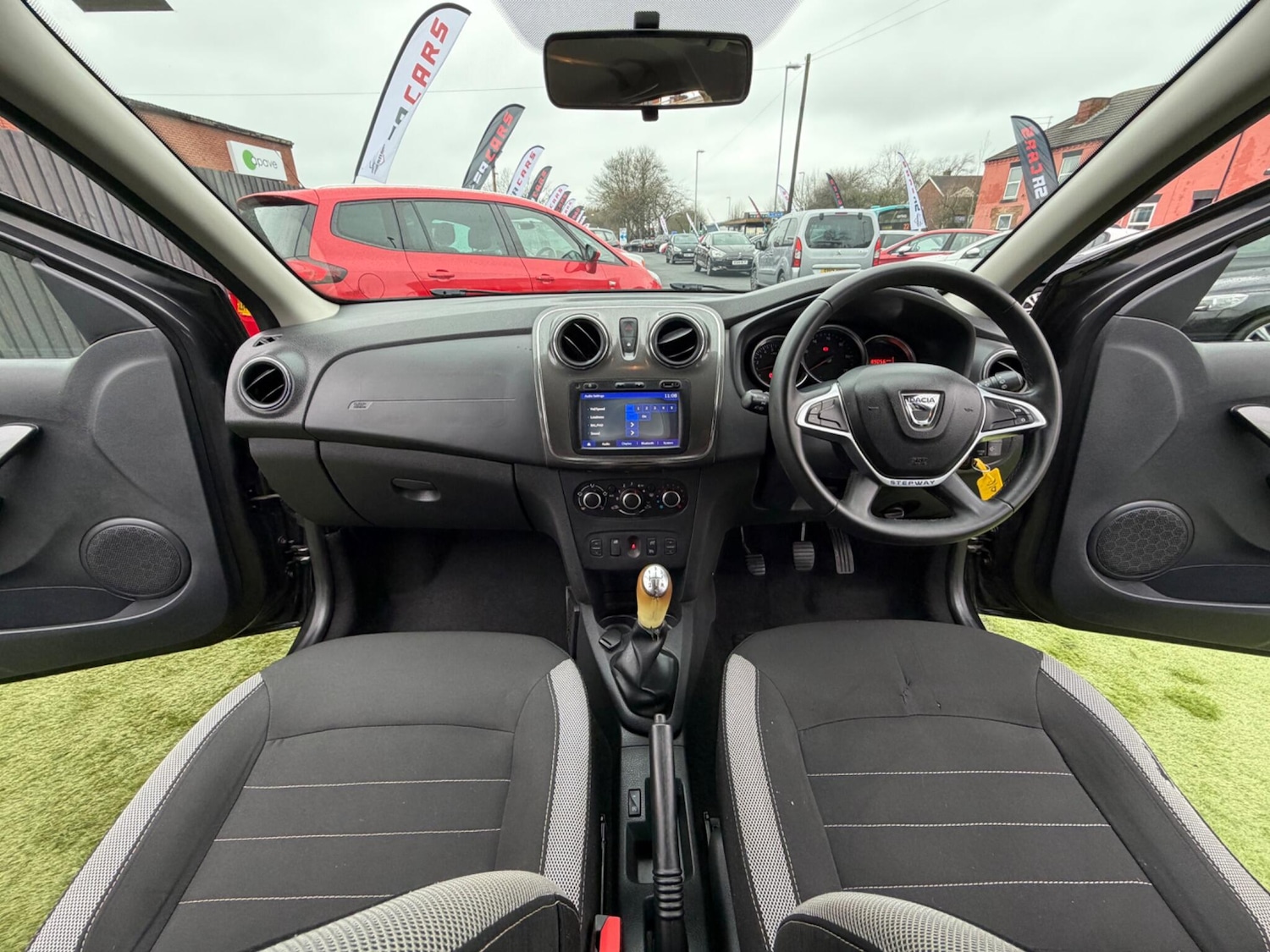 Used Dacia Sandero Stepway 2017 for sale - 77892118: Photo 35