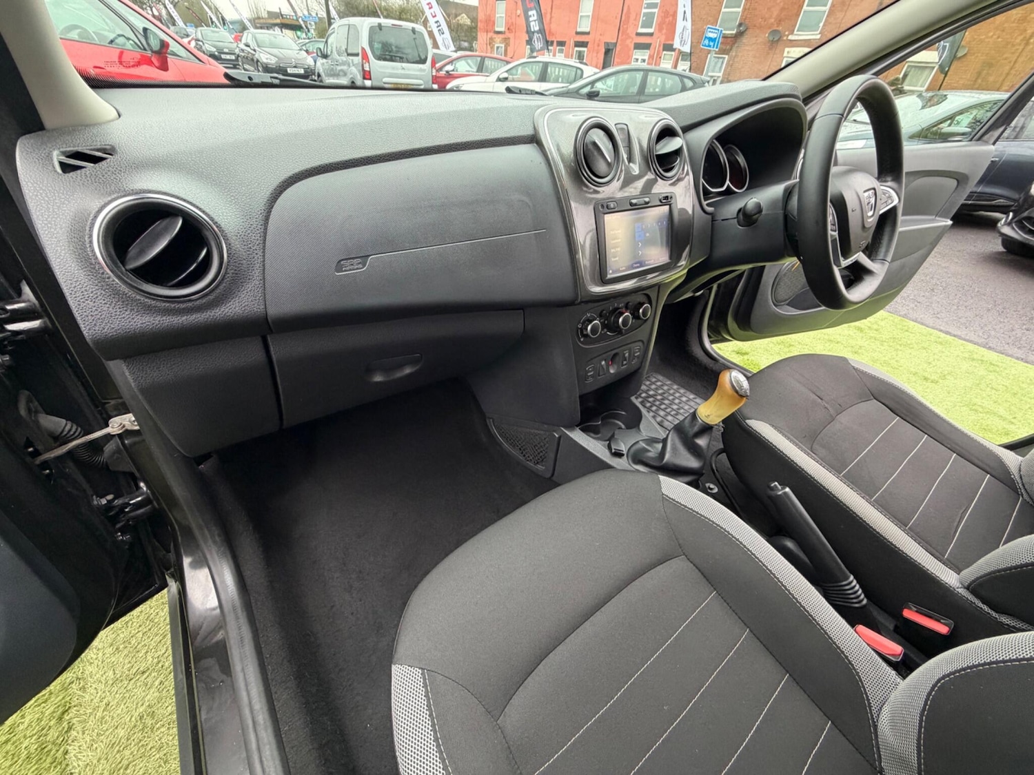 Used Dacia Sandero Stepway 2017 for sale - 77892118: Photo 39