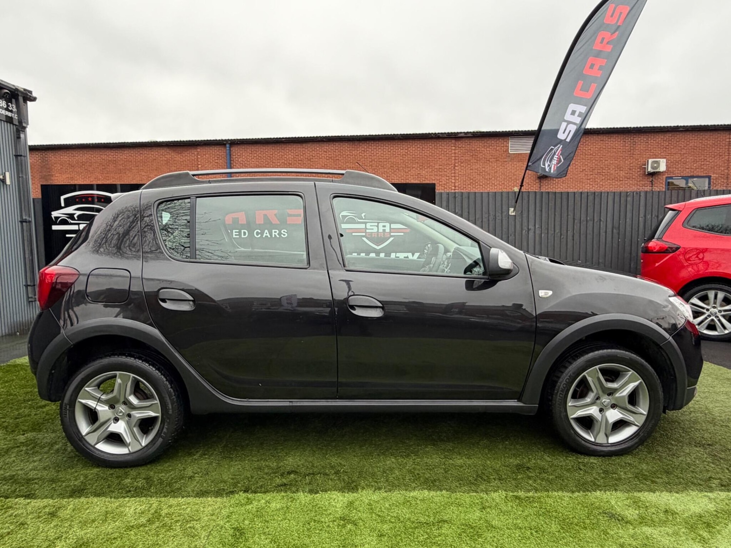 Used Dacia Sandero Stepway 2017 for sale - 77892118: Photo 7