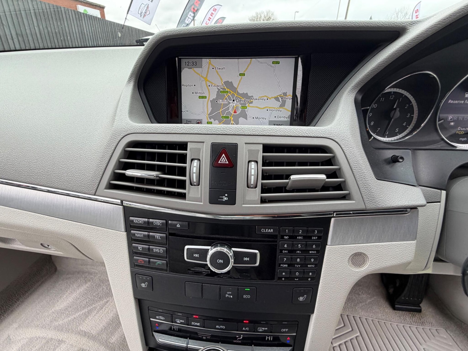 Used Mercedes-Benz E Class 2013 for sale - 77710377: Photo 22