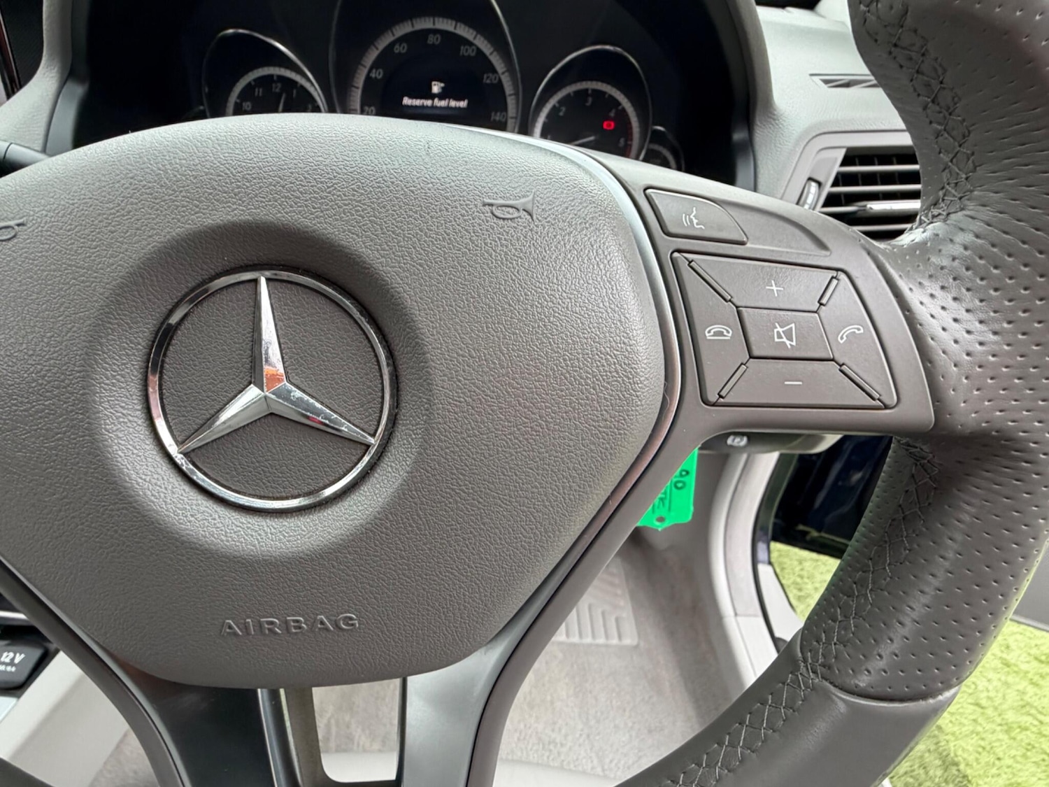 Used Mercedes-Benz E Class 2013 for sale - 77710377: Photo 25