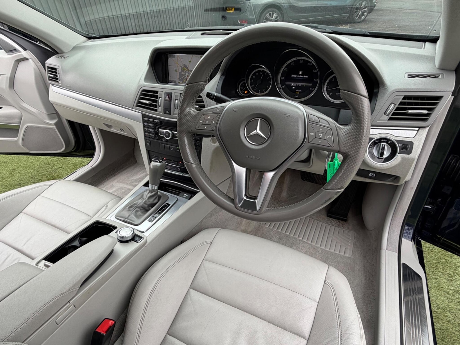 Used Mercedes-Benz E Class 2013 for sale - 77710377: Photo 3