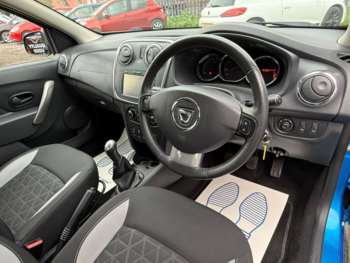 Used Dacia Sandero Stepway 2015 for sale - 74418488: Photo