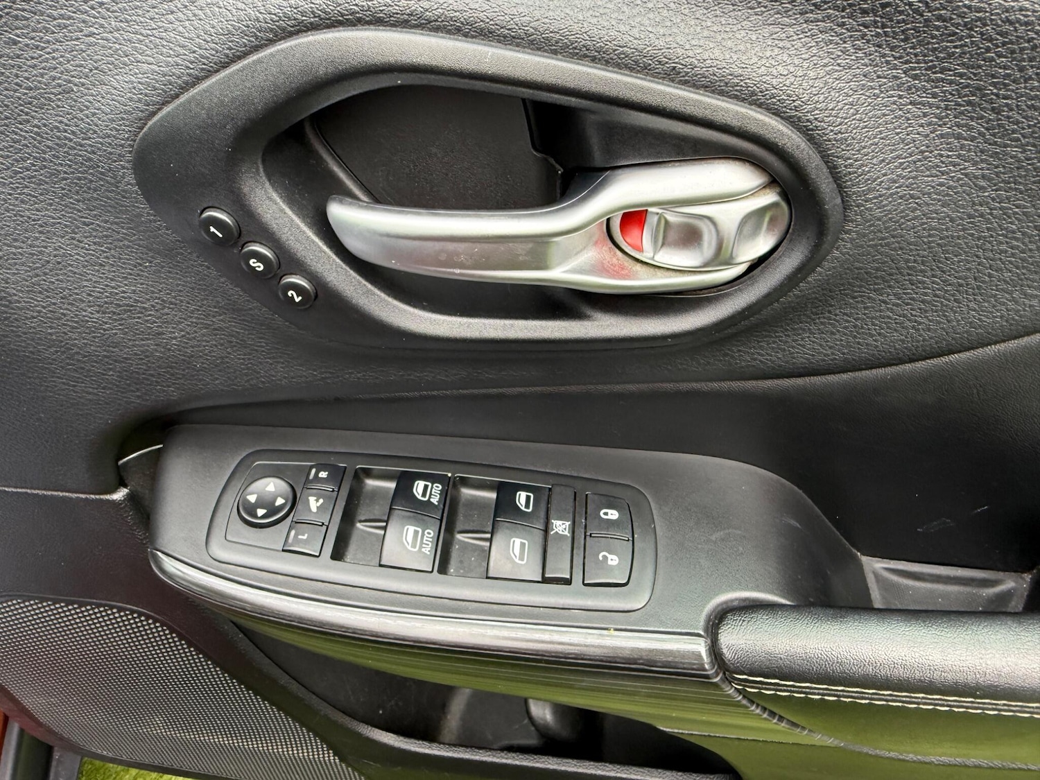 Used Jeep Cherokee 2014 for sale - 76703603: Photo 29