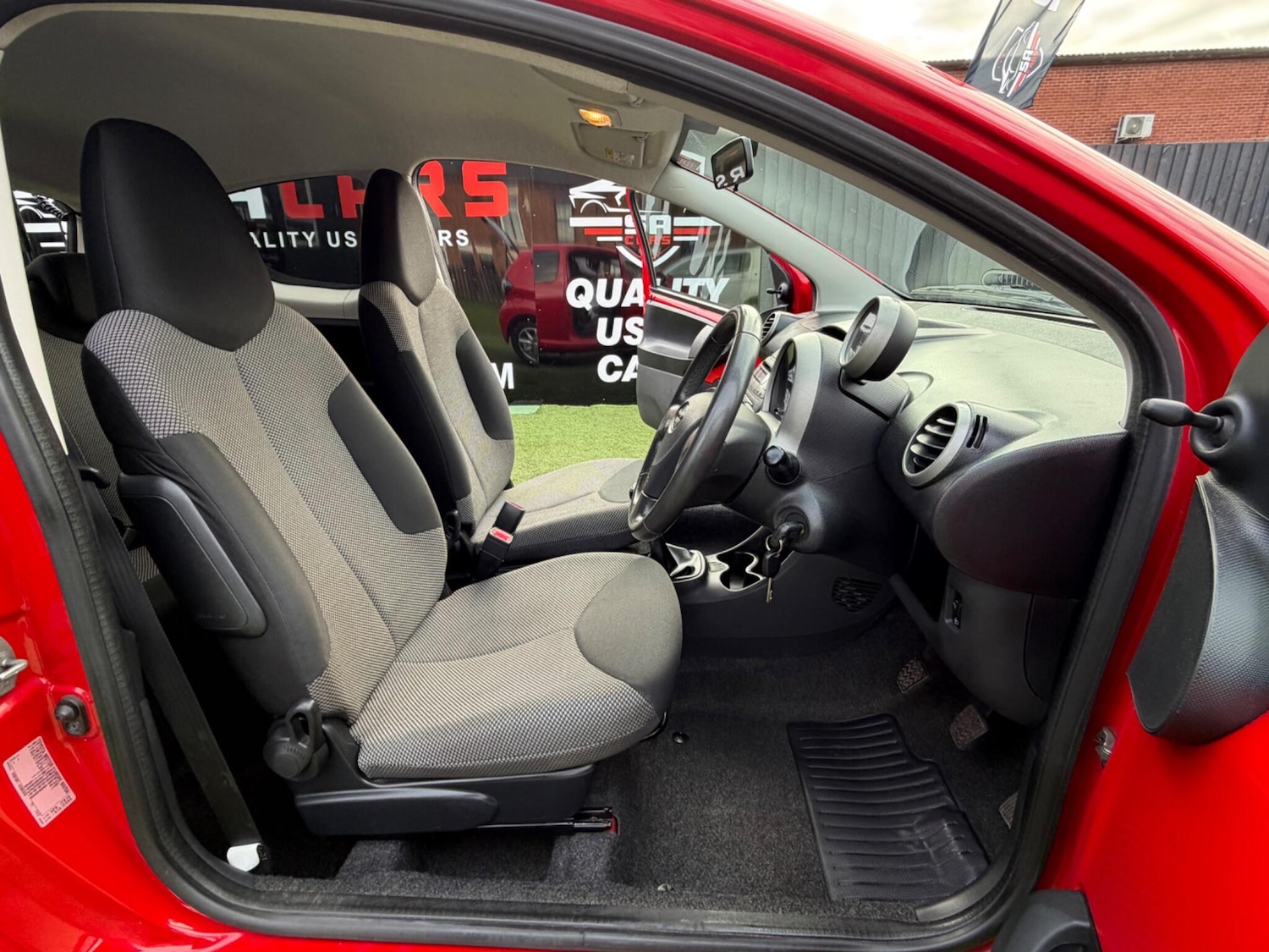 Used Toyota AYGO 2014 for sale - 77892849: Photo 24