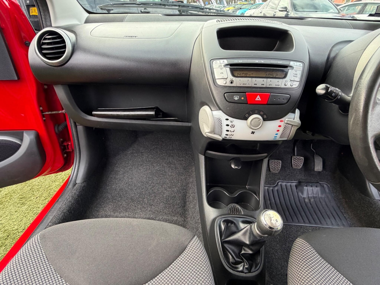 Used Toyota AYGO 2014 for sale - 77892849: Photo 31