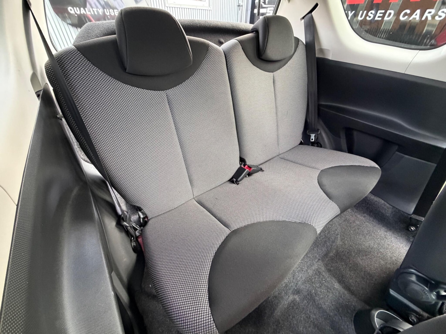 Used Toyota AYGO 2014 for sale - 77892849: Photo 33